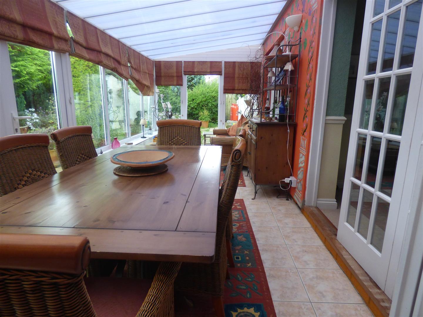 CONSERVATORY/DINING ROOM
